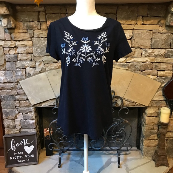 LOFT Tops - NWT Ann Taylor LOFT Floral Embroidered Top Medium